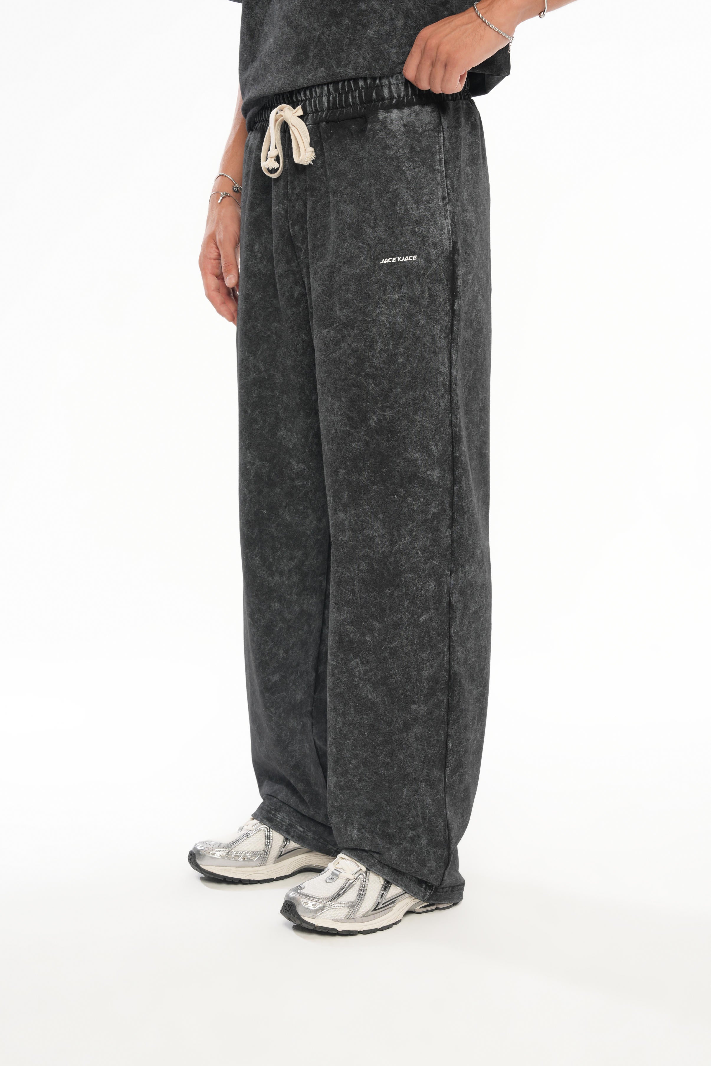 Basic Tracksuit with Embroidery Details - Black