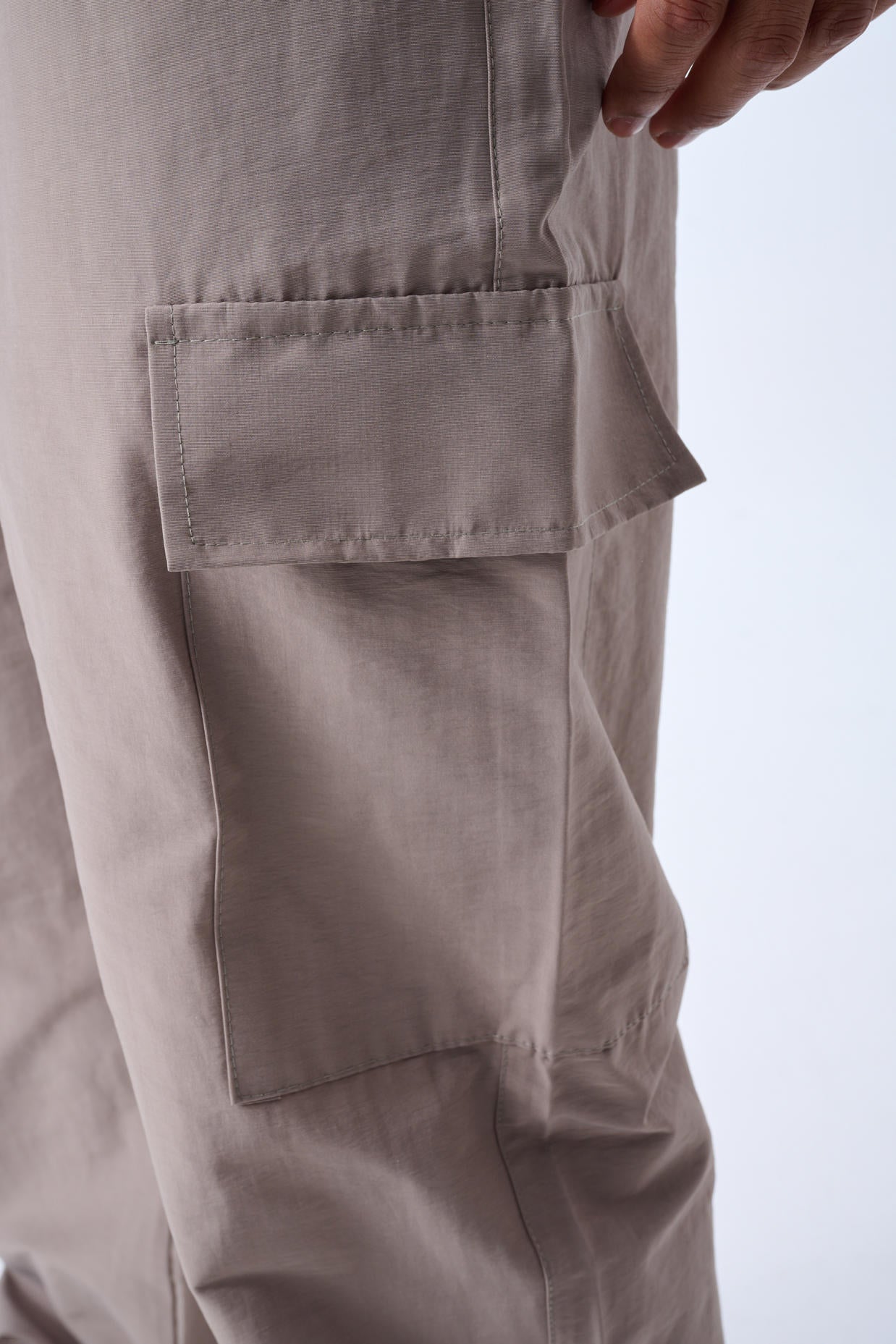 Kargo Cepli Paraşüt Kumaş Jogger Pantolon - Vizon