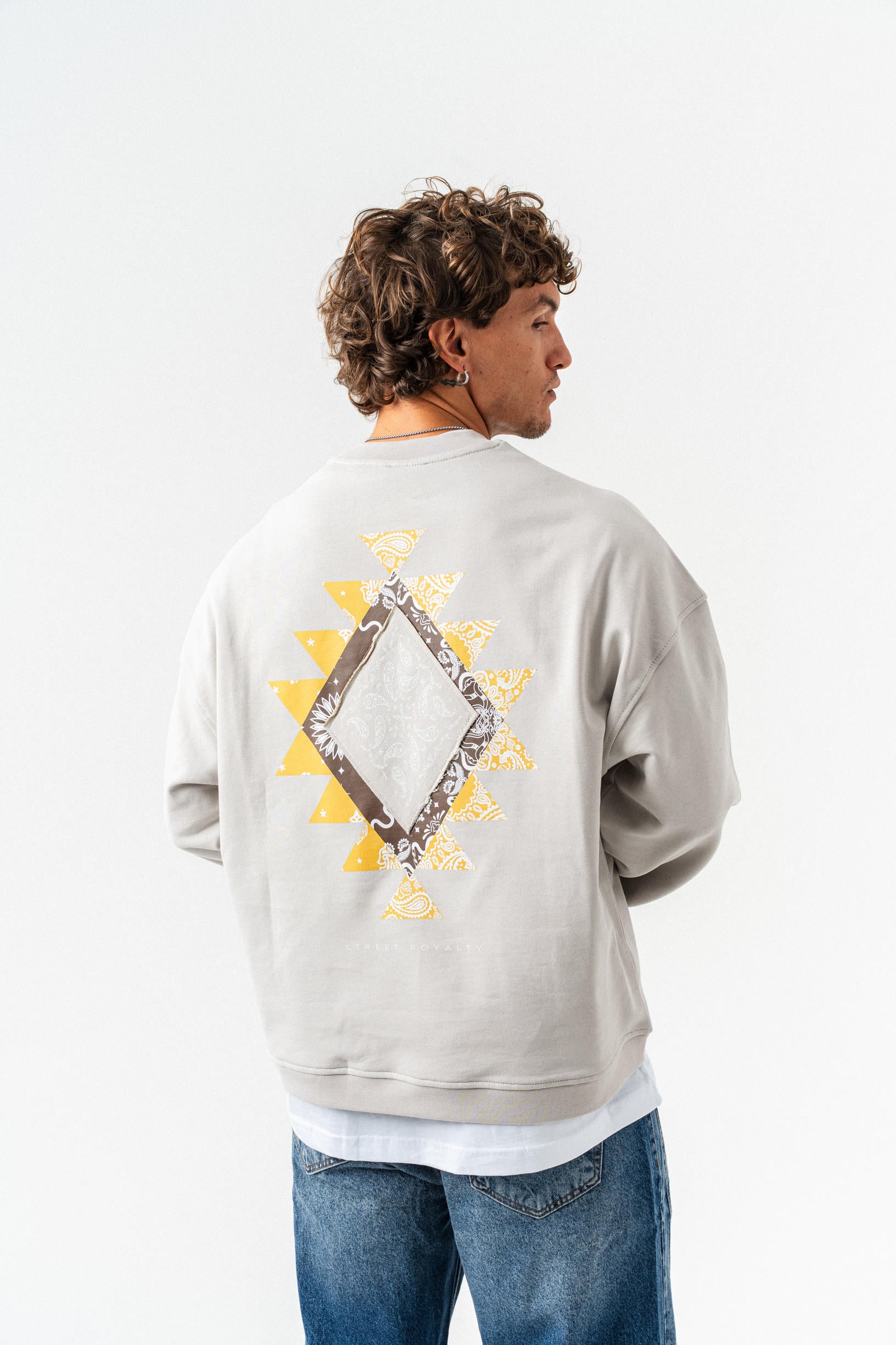 Desenli Patchli Oversize Sweatshirt - Gri