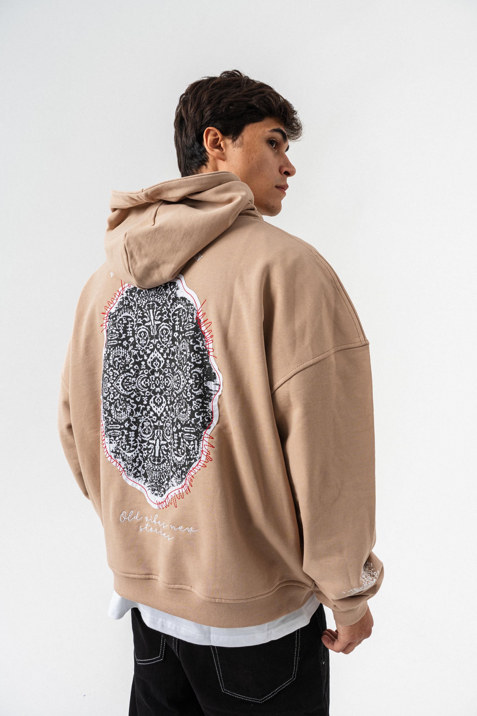 Nakış Detaylı Kapüşonlu Oversize Sweatshirt - Vizon