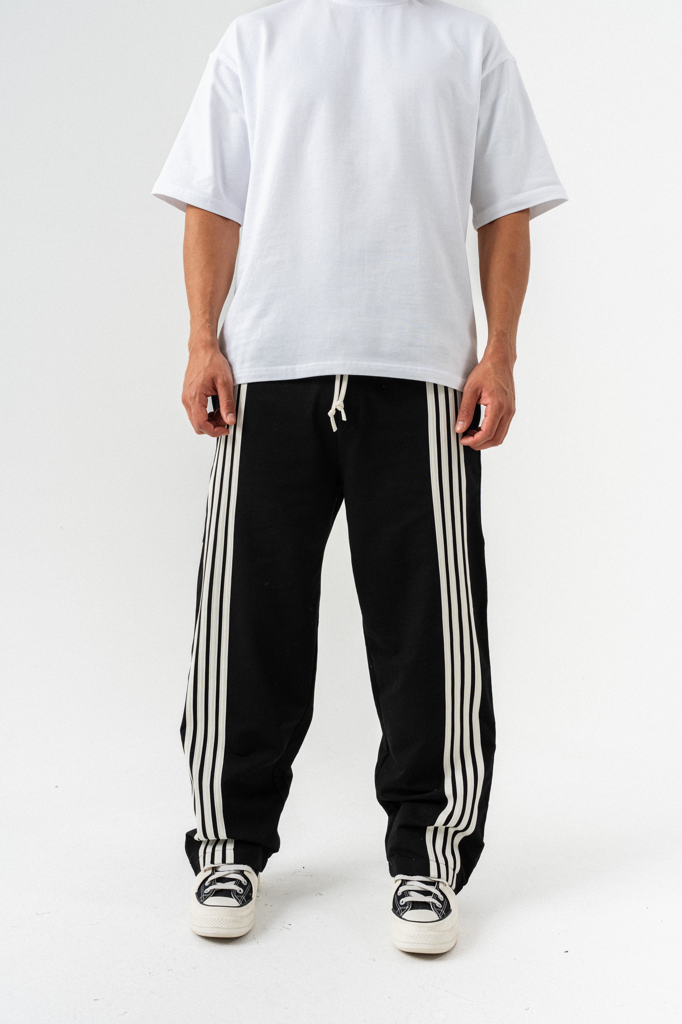 Düğme Detaylı Şeritli Baggy Eşofman Altı- Siyah