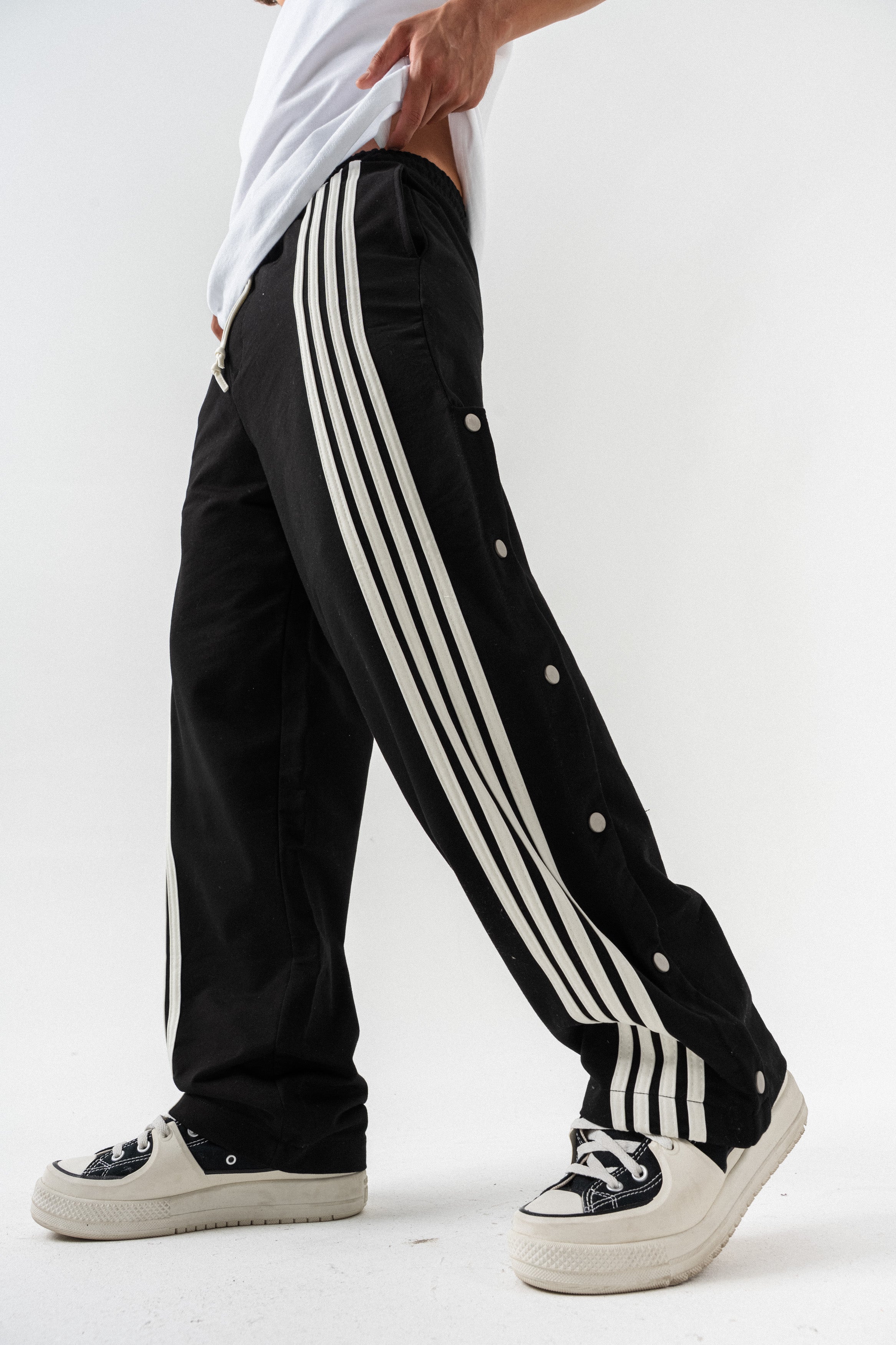 Düğme Detaylı Şeritli Baggy Eşofman Altı- Siyah