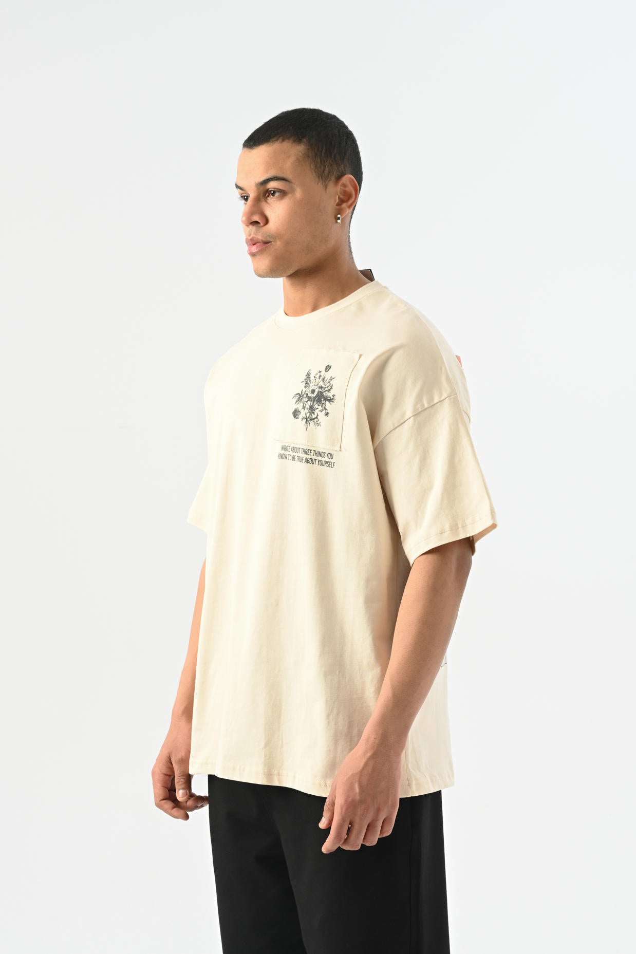 Çiçek Desenli Patch Detaylı Overisize T-shirt - Kemik