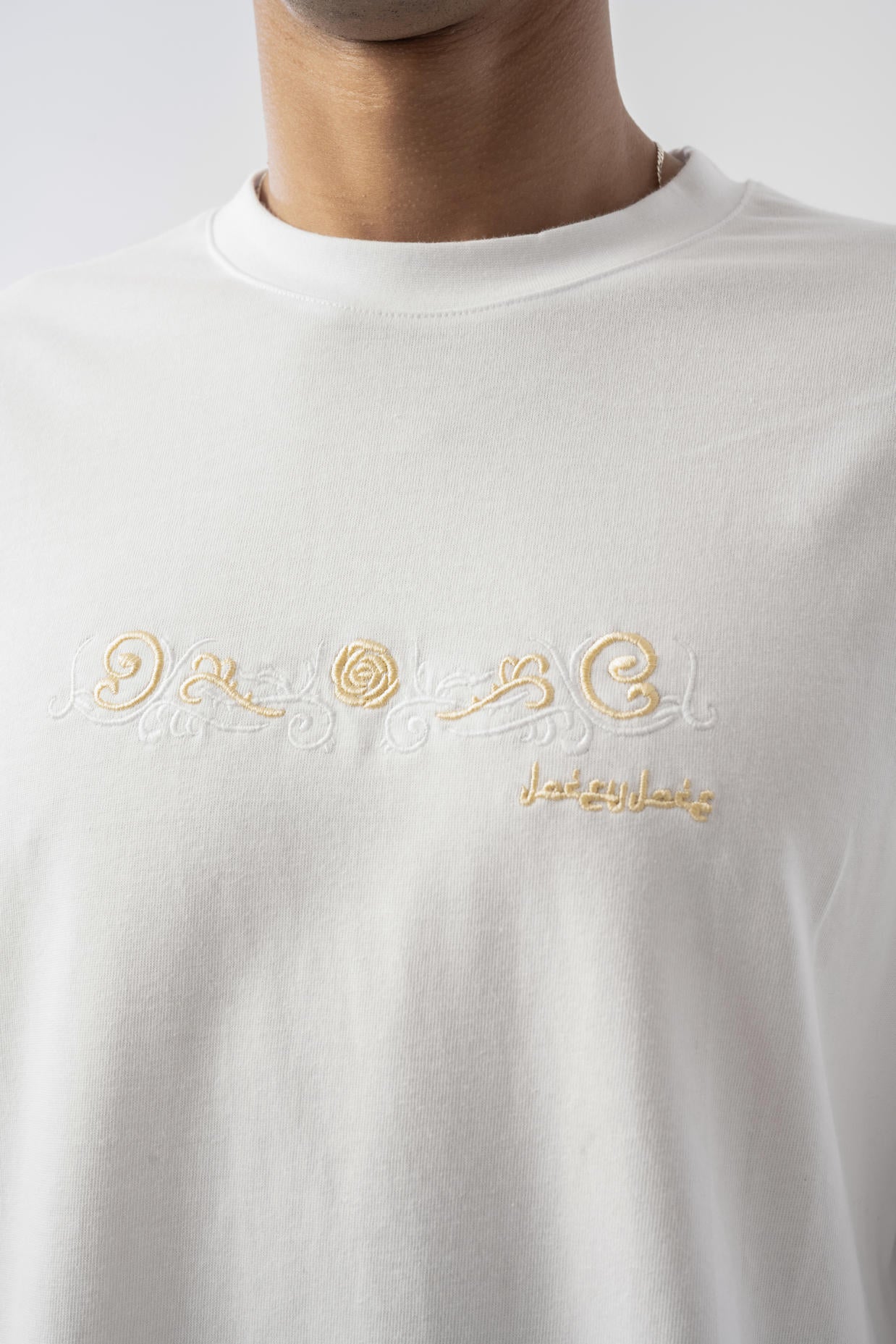 Nakış Detaylı Oversize T-shirt - Beyaz