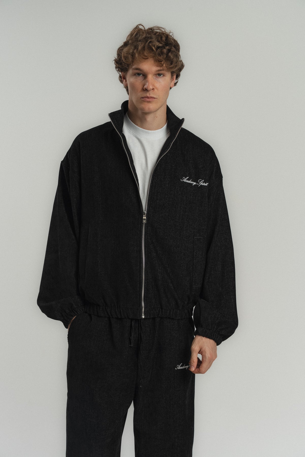 Nakış Detaylı Oversize Fermuarlı Ceket